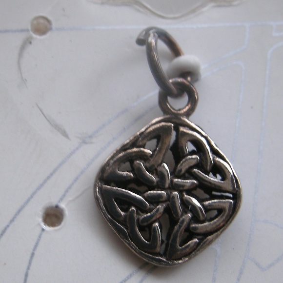 Sterling Silver Celtic Endless Knotwork Pendant - Picture 2 of 4